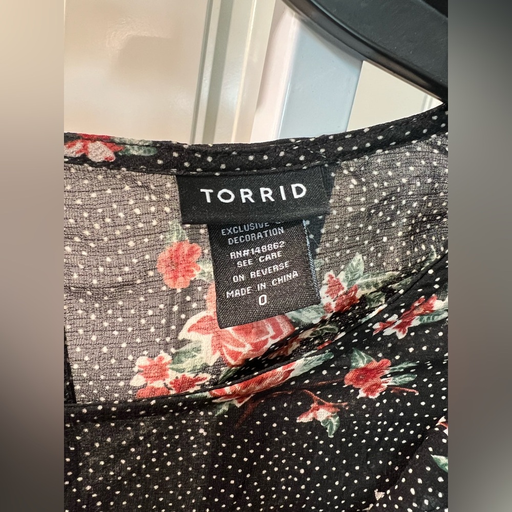 Torrid Ruffled Floral Blouse - Picture 3 of 11